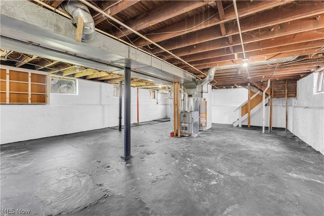 18123 Mccracken Road, Maple Heights, OH 44137