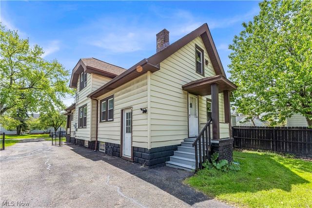 18123 Mccracken Road, Maple Heights, OH 44137