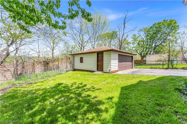 18123 Mccracken Road, Maple Heights, OH 44137