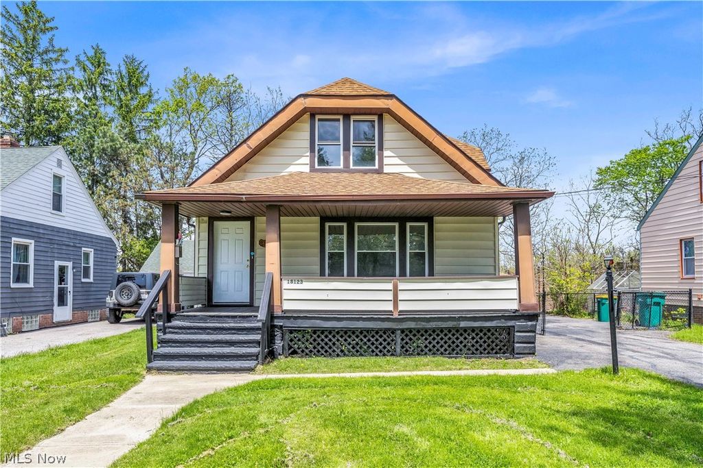 18123 Mccracken Road, Maple Heights, OH 44137