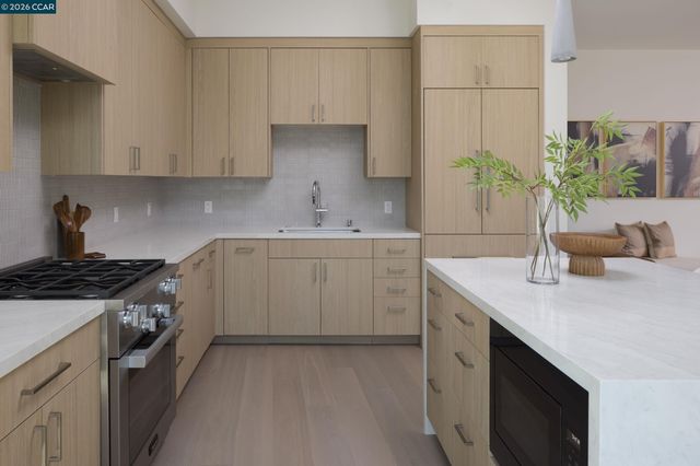 950 Hough Ave 201, Lafayette, CA 94549