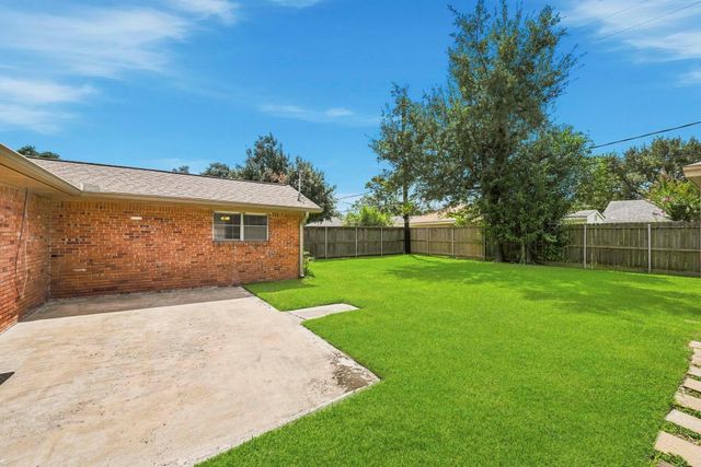10503 Shadow Wood Drive, Houston, TX 77043