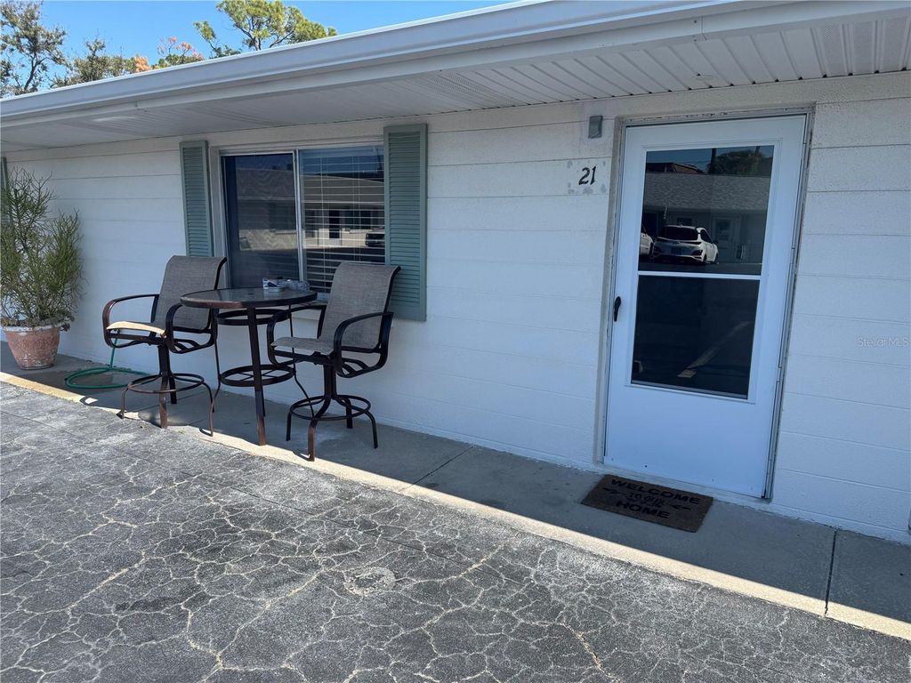 525 MANATEE COURT 21, Venice, FL 34285