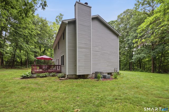 17 Dean Road, East Lyme, CT 06333