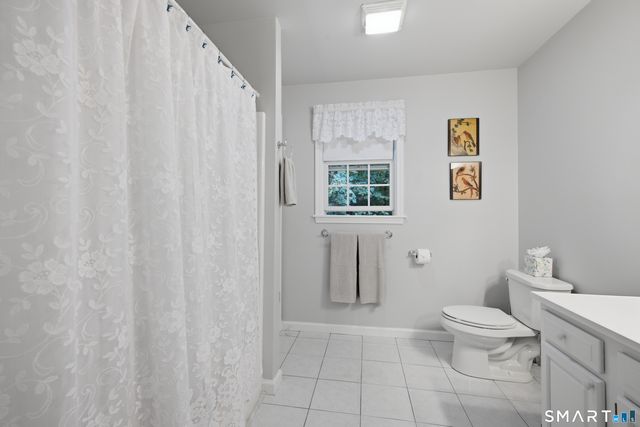 17 Dean Road, East Lyme, CT 06333