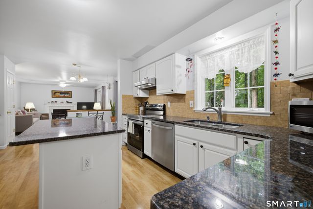 17 Dean Road, East Lyme, CT 06333
