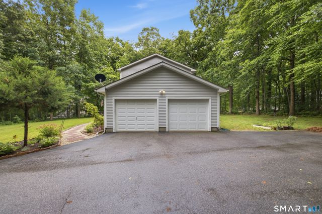 17 Dean Road, East Lyme, CT 06333