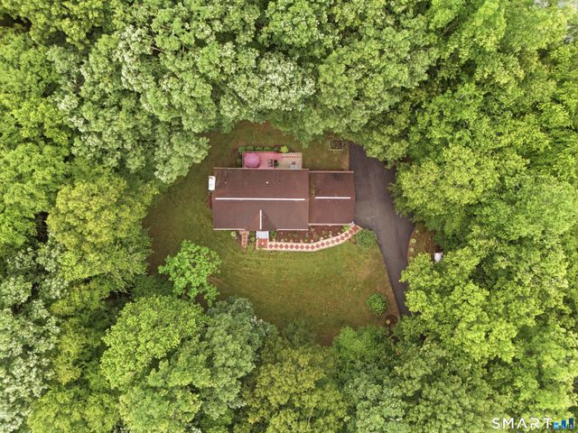 17 Dean Road, East Lyme, CT 06333