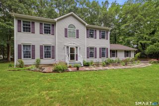 17 Dean Road, East Lyme, CT 06333