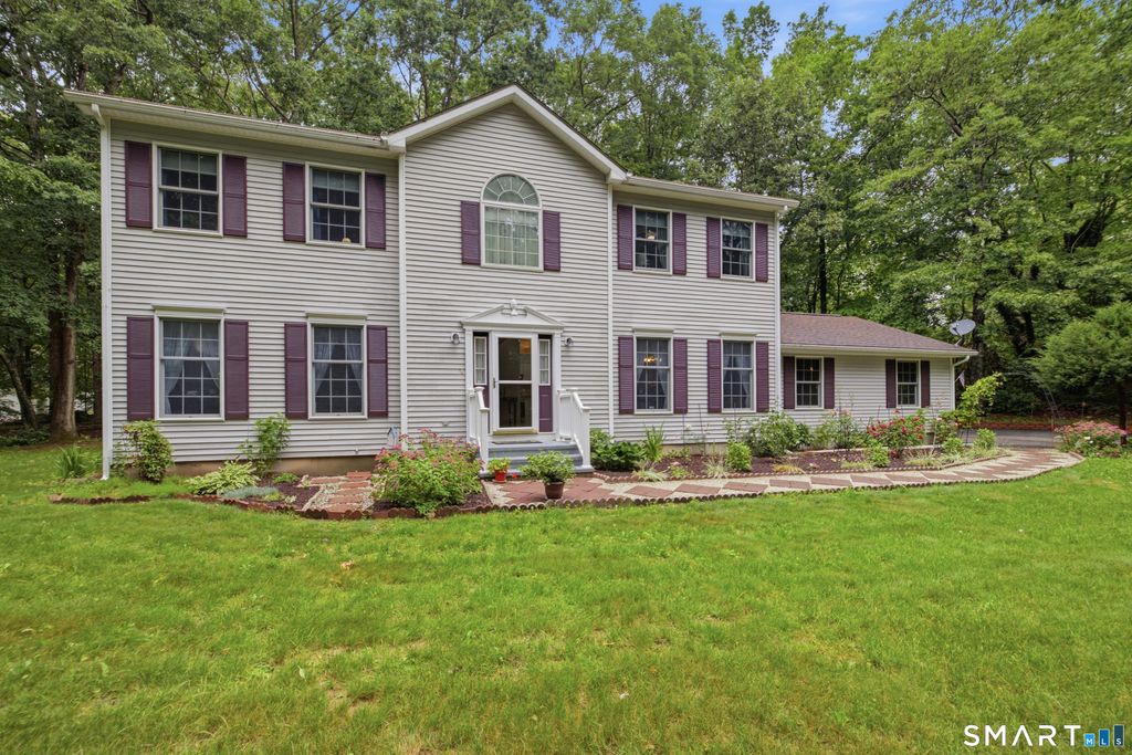 17 Dean Road, East Lyme, CT 06333