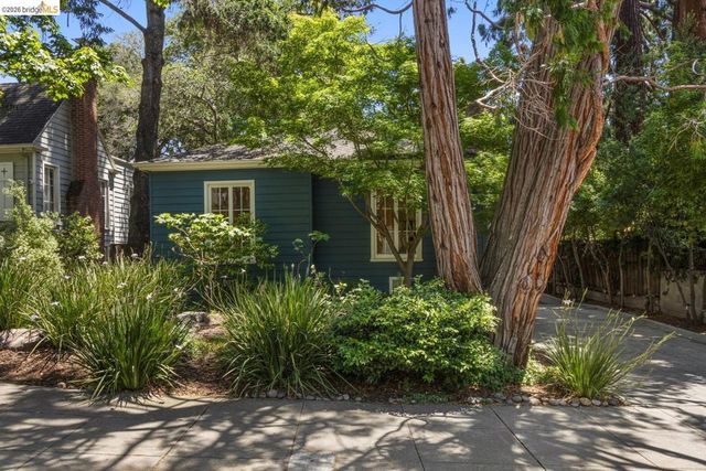 859 Sunnyhills Rd, Oakland, CA 94610