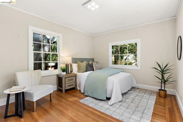859 Sunnyhills Rd, Oakland, CA 94610