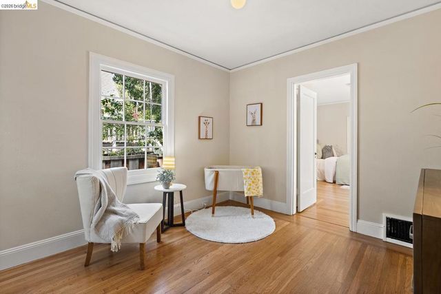 859 Sunnyhills Rd, Oakland, CA 94610
