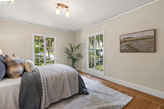 859 Sunnyhills Rd, Oakland, CA 94610