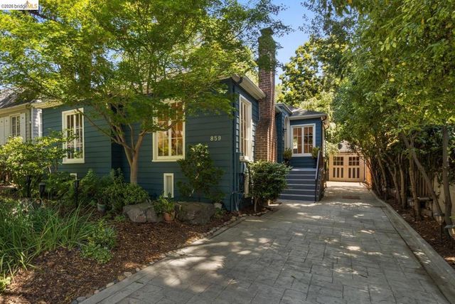 859 Sunnyhills Rd, Oakland, CA 94610