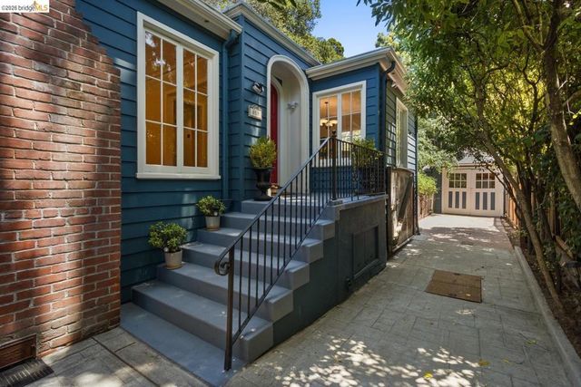 859 Sunnyhills Rd, Oakland, CA 94610