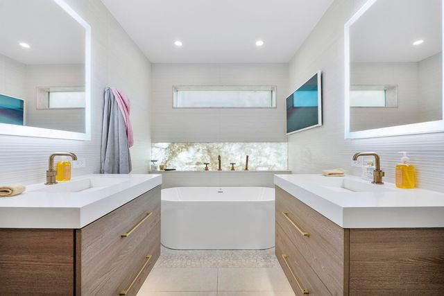 725 NE 36TH Street, Boca Raton, FL 33431