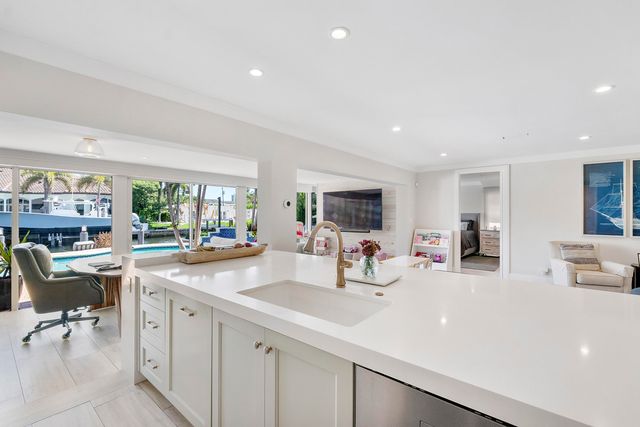 725 NE 36TH Street, Boca Raton, FL 33431