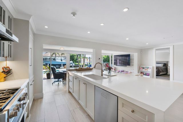 725 NE 36TH Street, Boca Raton, FL 33431