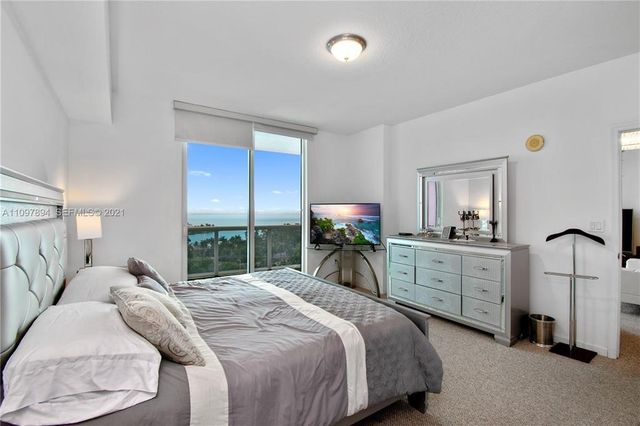7900 HARBOR ISLAND Drive 1517, North Bay Village, FL 33141