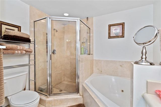 7900 HARBOR ISLAND Drive 1517, North Bay Village, FL 33141