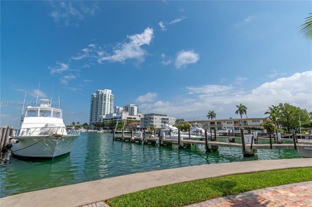 7900 HARBOR ISLAND Drive 1517, North Bay Village, FL 33141