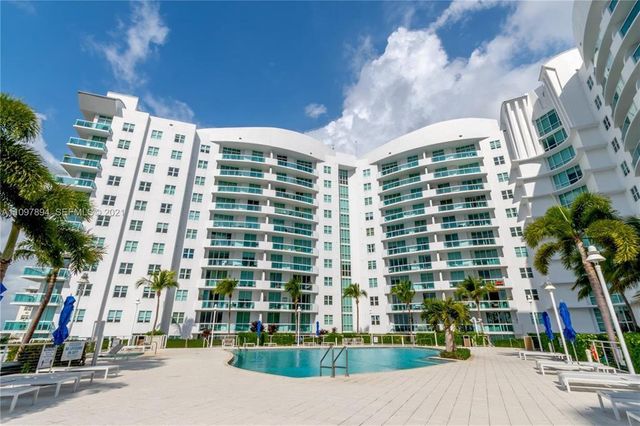 7900 HARBOR ISLAND Drive 1517, North Bay Village, FL 33141