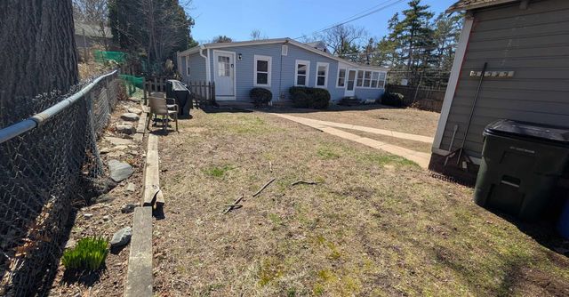 11 Bellevue Street, Manchester, NH 03103