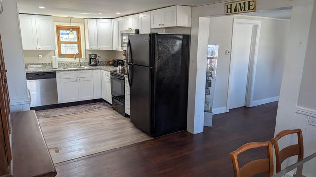 11 Bellevue Street, Manchester, NH 03103