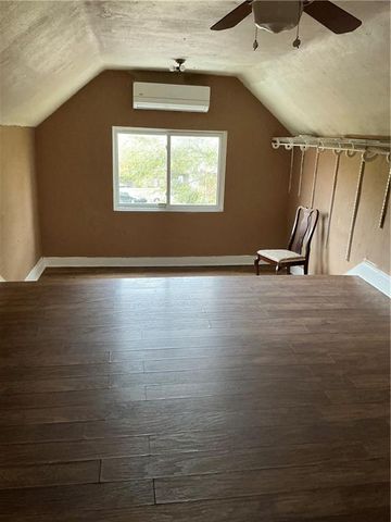 522 Kensington Avenue, Kansas City, MO 64124