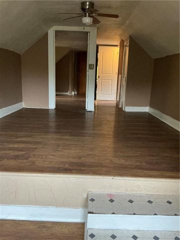 522 Kensington Avenue, Kansas City, MO 64124