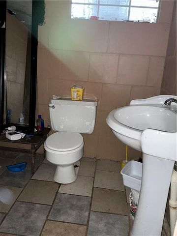 522 Kensington Avenue, Kansas City, MO 64124