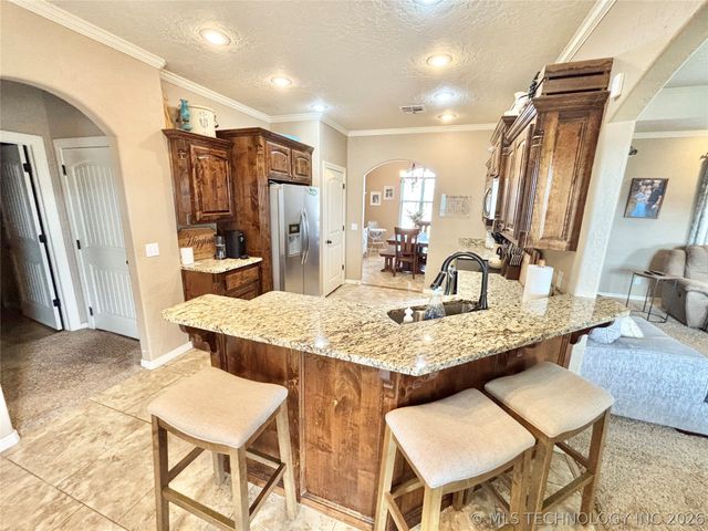 2010 E Creekside Road, Stigler, OK 74462