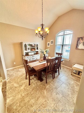 2010 E Creekside Road, Stigler, OK 74462