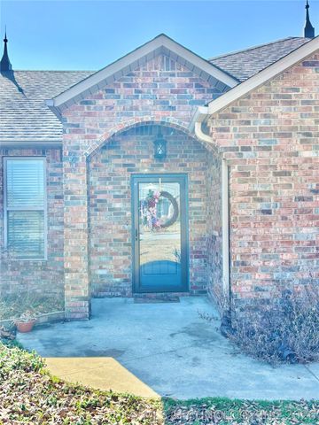 2010 E Creekside Road, Stigler, OK 74462