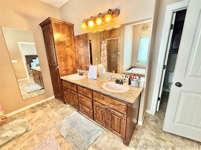 2010 E Creekside Road, Stigler, OK 74462