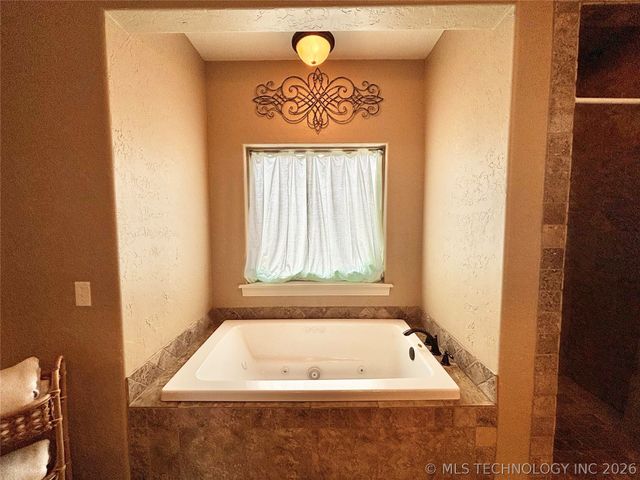 2010 E Creekside Road, Stigler, OK 74462