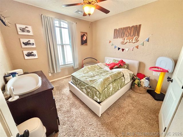 2010 E Creekside Road, Stigler, OK 74462