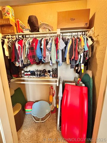 2010 E Creekside Road, Stigler, OK 74462