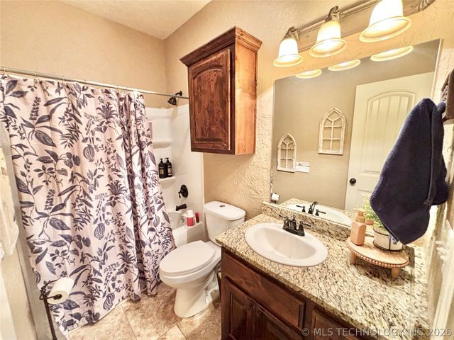 2010 E Creekside Road, Stigler, OK 74462