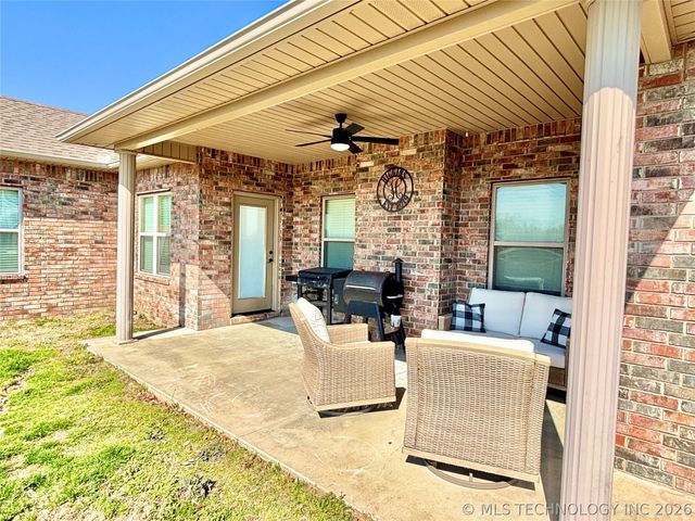 2010 E Creekside Road, Stigler, OK 74462