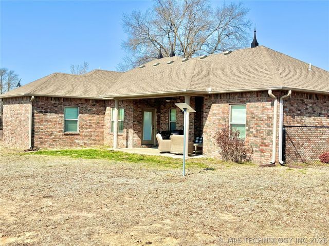 2010 E Creekside Road, Stigler, OK 74462
