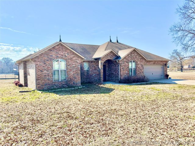 2010 E Creekside Road, Stigler, OK 74462