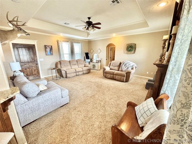 2010 E Creekside Road, Stigler, OK 74462