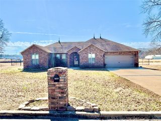 2010 E Creekside Road, Stigler, OK 74462
