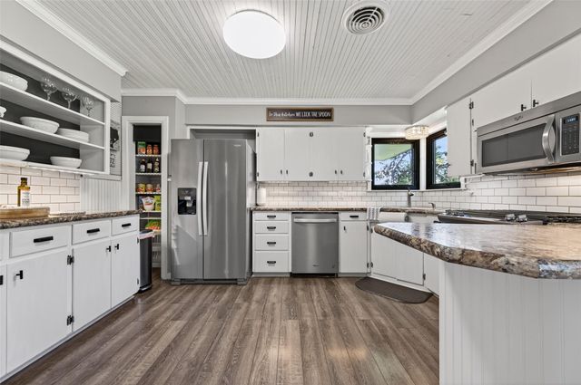 302 W Stone Street, Brenham, TX 77833