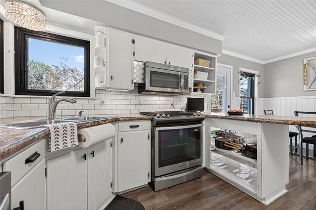 302 W Stone Street, Brenham, TX 77833