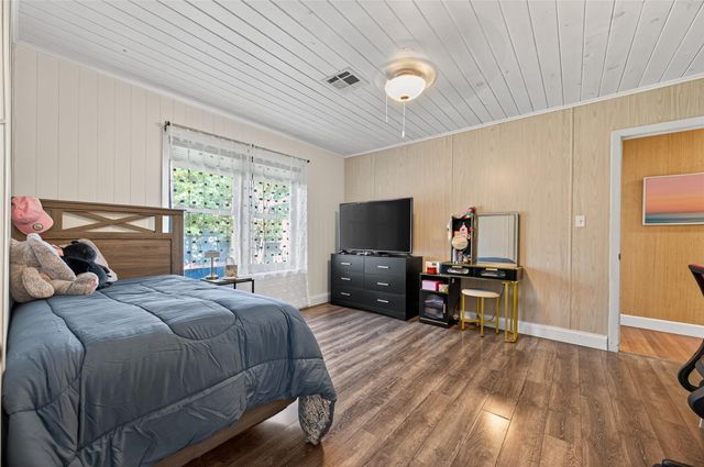 302 W Stone Street, Brenham, TX 77833