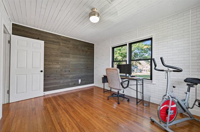 302 W Stone Street, Brenham, TX 77833