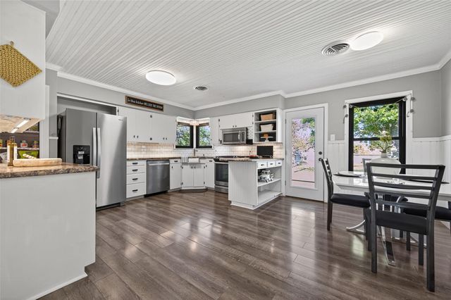 302 W Stone Street, Brenham, TX 77833